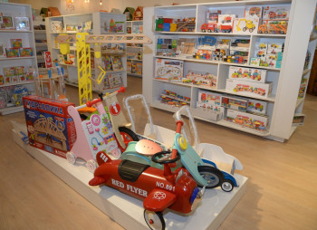 Сеть магазинов деревянных и развивающих игрушек Montessori shop